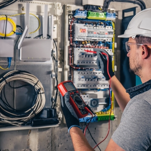 günstige Elektriker in der Nähe finden